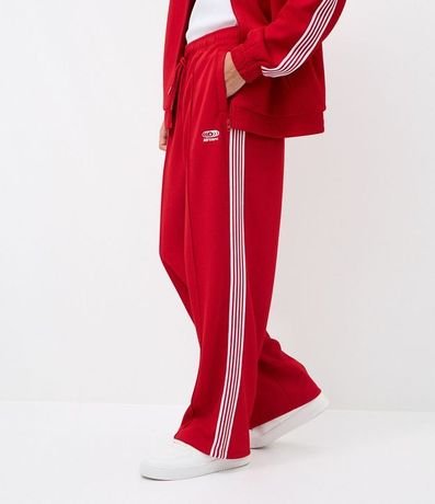 Pantalón Deportiva en Helanca con Rayas Laterales y Estampa Localizada 3