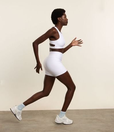 Bermuda Deportiva en Microfibra Texturizada con Bolsillo en la Cintura