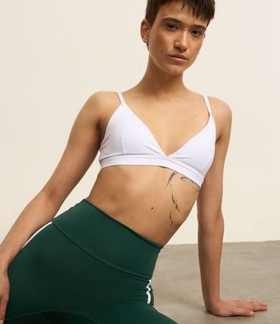 Top Deportivo en Microfibra con Escote V