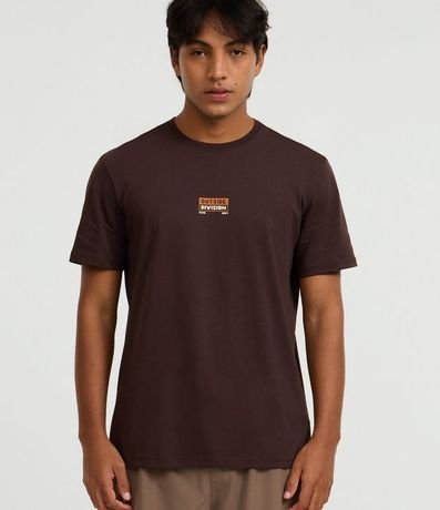 Remera Comfort en Algodón Peruano con Estampa Lettering Outside Division