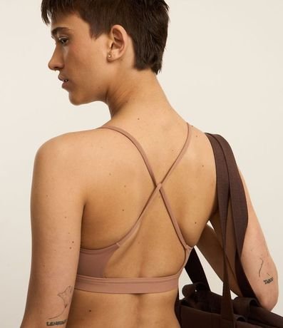 Top Copa Deportiva en Microfibra con Breteles Finos Cruzados