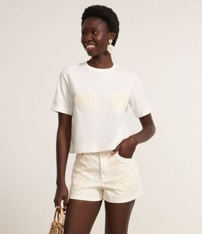 Short Slim Cintura Alta en Sarga con Bordado Floral 2