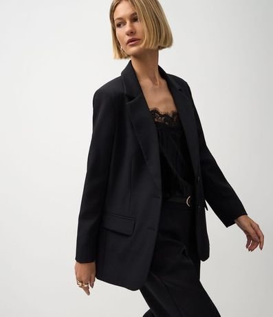 Blazer Regular en Sastrería con Botones y Bolsillos Delanteros 6