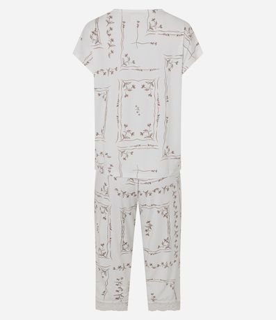 Pijama Capri Peach Touch con Encaje y Estampado Floral 3