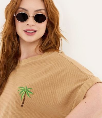 Remera en Algodón Texturizado con Bordado de Palmeras Curve & Plus Size 3