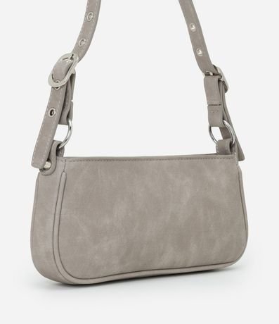 Cartera Baguette con Detalles en Metal y Asa Ajustable 4