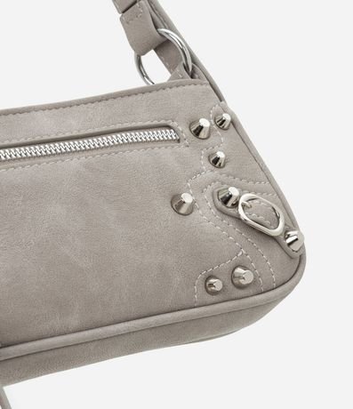 Cartera Baguette con Detalles en Metal y Asa Ajustable 5
