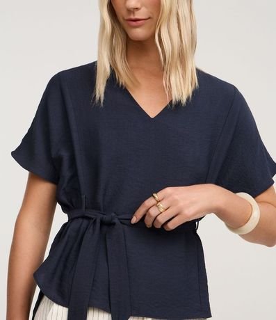 Blusa en Crepé con Escote V y Lazo en la Cintura 4