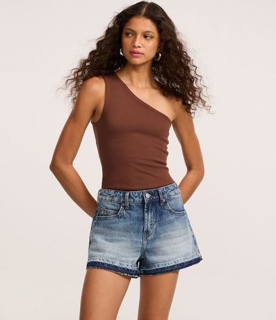 Short Slim en Jeans con Bajo Contrastante Deshecha 2