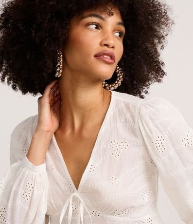 Blusa en Laise con Manga Abullonada y Lazo 3