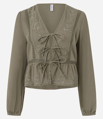 Blusa Bata con Bordado y Lazo Delantero 5