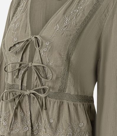 Blusa Bata con Bordado y Lazo Delantero 6