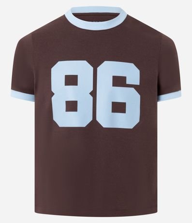 Remera Deportiva Baby Tee con Rib y Estampa Lettering 86