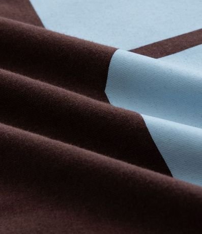 Remera Deportiva Baby Tee con Rib y Estampa Lettering 86 4