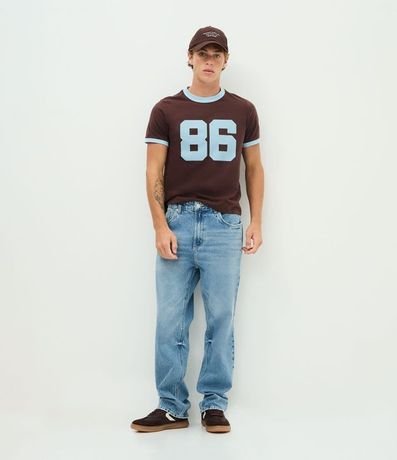 Remera Deportiva Baby Tee con Rib y Estampa Lettering 86 2