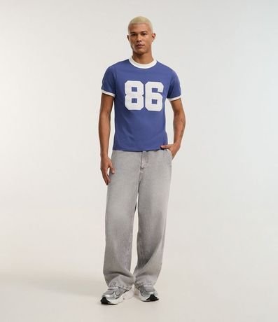 Remera Deportiva Baby Tee con Rib y Estampa Lettering 86 2