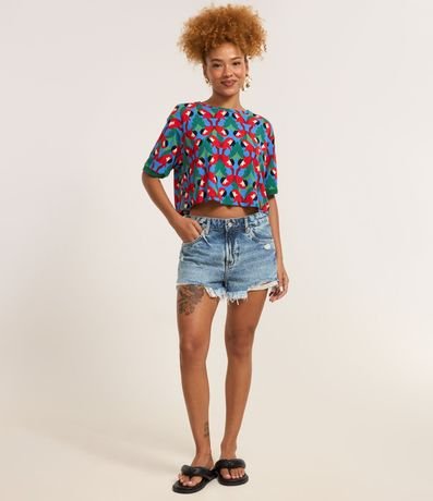 Blusa T-shirt en Viscosa con Estampa Tropical Geométrica 2