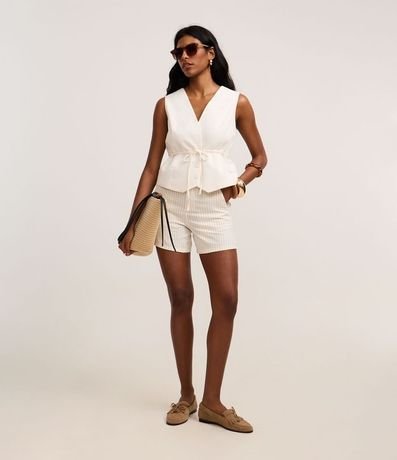 Short Cintura Alta Listrado en Sarga con Cintura Sastre