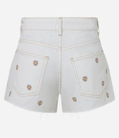 Short Slim Cintura Mediana en Sarga con Bordado Floral 8