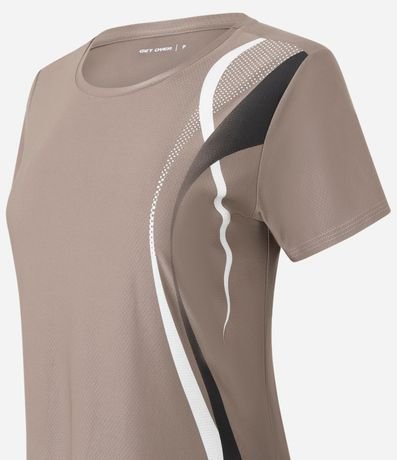 Remera Deportiva en Helanca con Estampa de Ondas Verticales 5