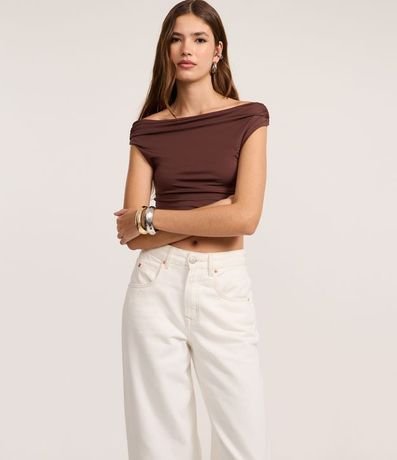 Pantalón Baggy Cintura Mediana en Sarga con Lateral Deslocada 2