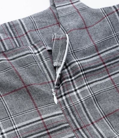 Vestido Infantil Sastre de Cuadros con Pliegues – Talle 5 A 14 años 5