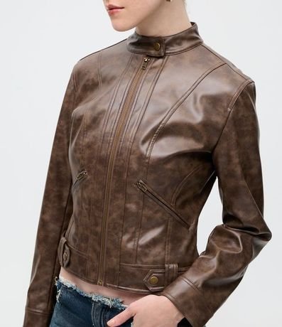 Campera Biker en Pu Marmorizado con Cuello Alto 4