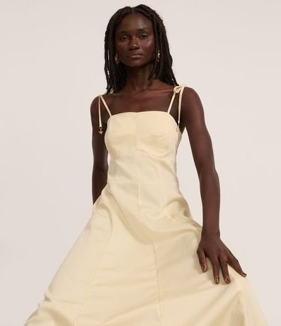 Vestido Midi en Sarga con Bretel Fino y Busto Recortado 2