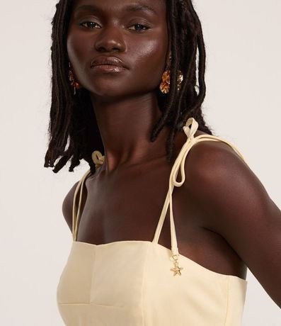 Vestido Midi en Sarga con Bretel Fino y Busto Recortado 3