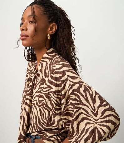 Blusa en Viscosa con Cuello Lazo y Estampado Animal Print 3