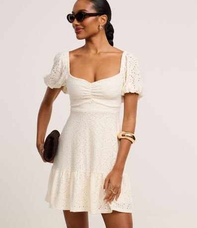 Vestido corto en Laise con Manga Abullonada y Bordado cutout