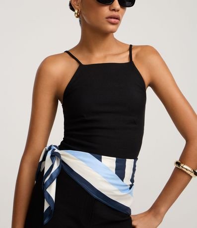 Blusa Ajustada em Viscose com Alça Fina e Decote Reto 4