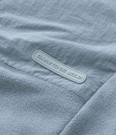 Buzo Masculino de Fleece con Capucha y Recorte en Tejido Plano 10