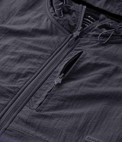 Buzo Masculino de Fleece con Capucha y Recorte en Tejido Plano 8