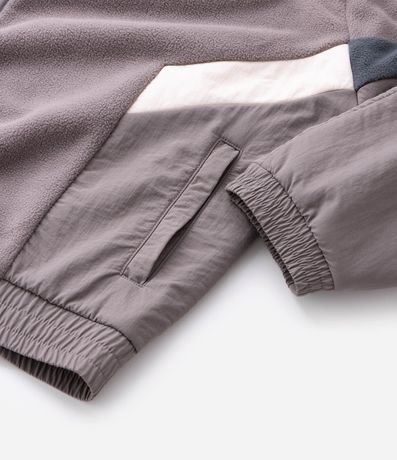 Buzo Masculino de Fleece con Cierre y Recortes Contrastantes 8