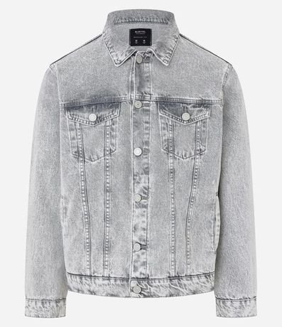 Campera Regular en Jeans Desteñido con Botones y Bolsillos en el Pecho 5