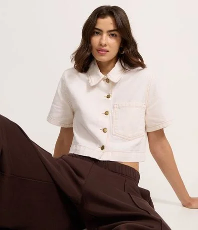 Camisa Cropeed em  Sarga con Bolsillo y Costura Aparente