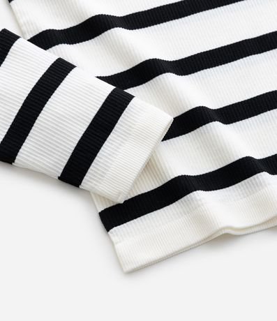 Remera Infantil Seamless Rayada con Cuello Alto – Talle 5 a 14 años 5