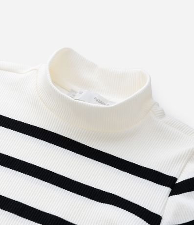 Remera Infantil Seamless Rayada con Cuello Alto – Talle 5 a 14 años 6