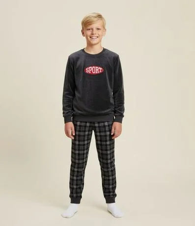 Pijama Infantil Largo en Plush con Estampado Racer – Talle 7 a 16 años