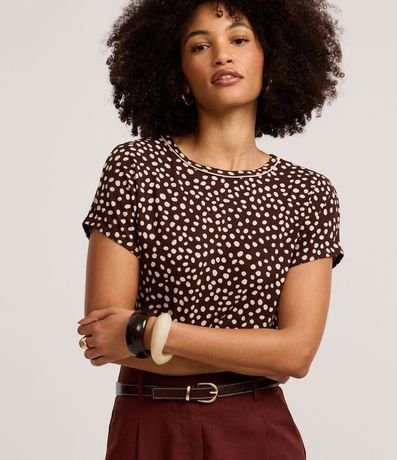 Blusa en Crepé con Cuello Redondo y Estampa de Lunares Diferenciada