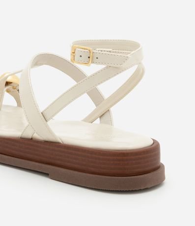 Sandalia Plana Salomé con Detalle Bold 4