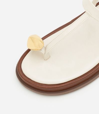 Sandalia Plana Salomé con Detalle Bold 5