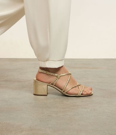Sandalia de Tiras con Textura Cobra y Salto Bloco 6