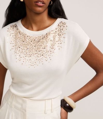 Blusa en Viscosa con Lentejuelas Metalizados en el Pecho 4