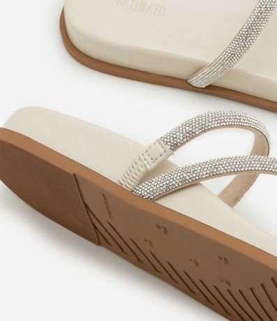 Sandalia Plana Mule con Asas Brillosas 5