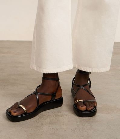 Sandalia Plana Flatform en PU con Dedal de Metal 2