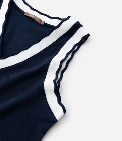 Blusa Musculosa en Ribana con Cuello V en Retilínea Curve & Plus Size 8