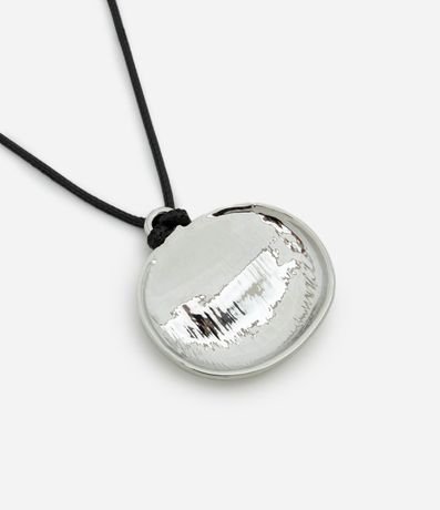 Collar Corto con Cordón y Colgante de Medalla