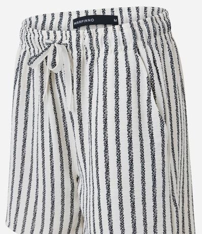 Bermuda de Playa con Textura y Rayas Verticales 7